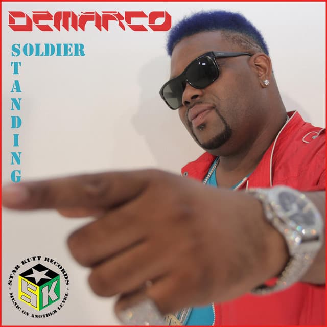 Canción Standing Soldier