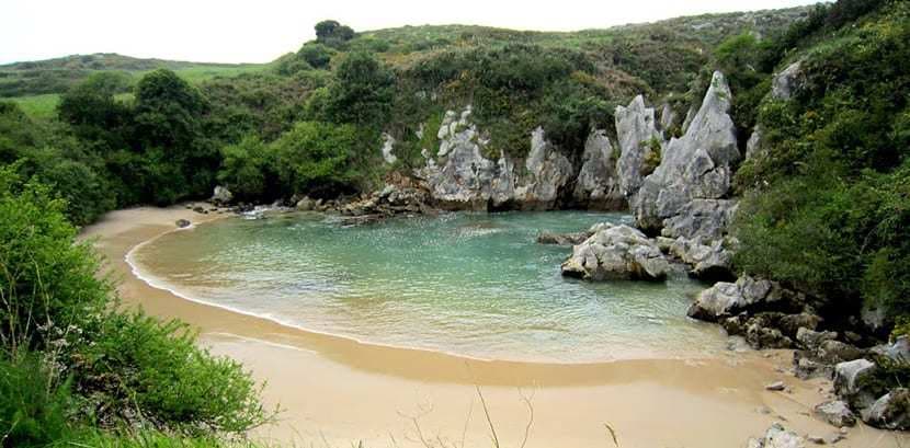 Lugar Playa de Gulpiyuri