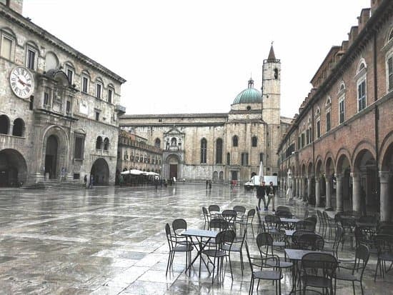 Lugar Piazza del Popolo