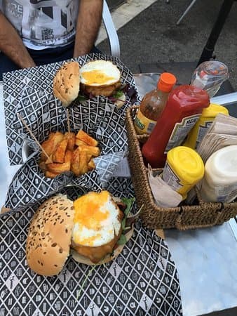 Restaurants La Santa Burger