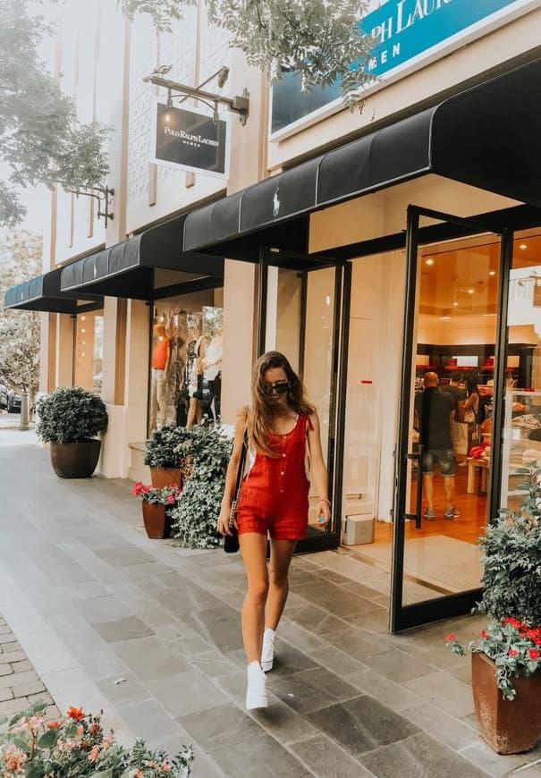 Fashion Compras en outlets de diseñadores • Las Rozas Village