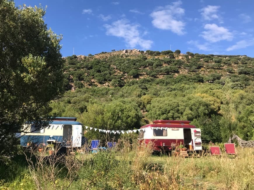 Fashion #Glamping en Tarifa. caravan hotel en la montaña de Facinas.