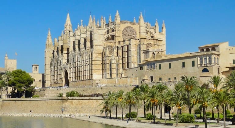 Place Catedral-Basílica de Santa María de Mallorca