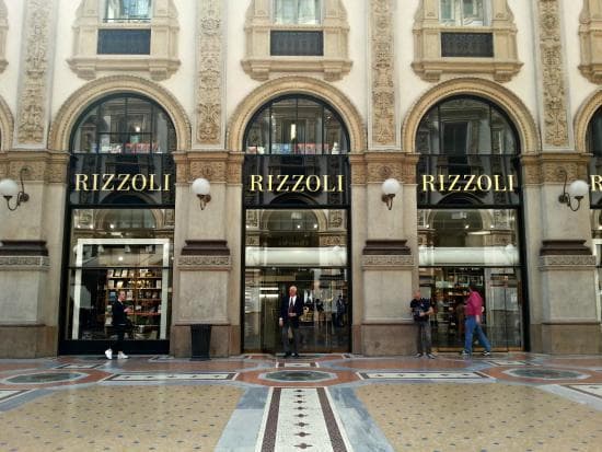 Lugar Mondadori Bookstore - Rizzoli Galleria