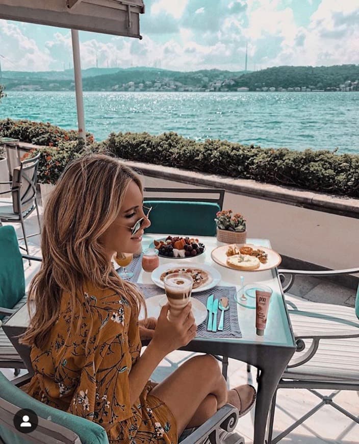 Place Four Seasons Hotel Istanbul At The Bosphorus