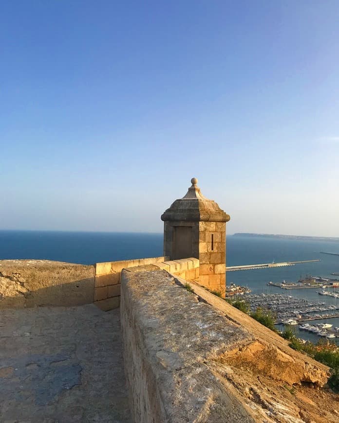 Lugar Castillo de Santa Bárbara