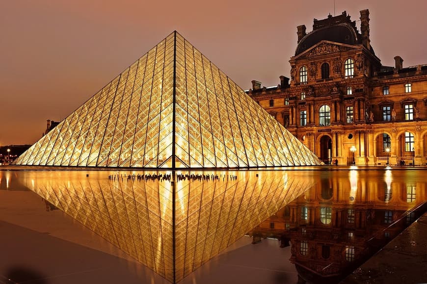 Place Museo del Louvre