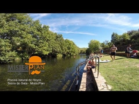 Lugar Piscina Natural de Hoyos