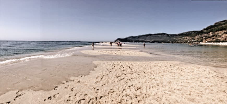 Place Figueirinha beach