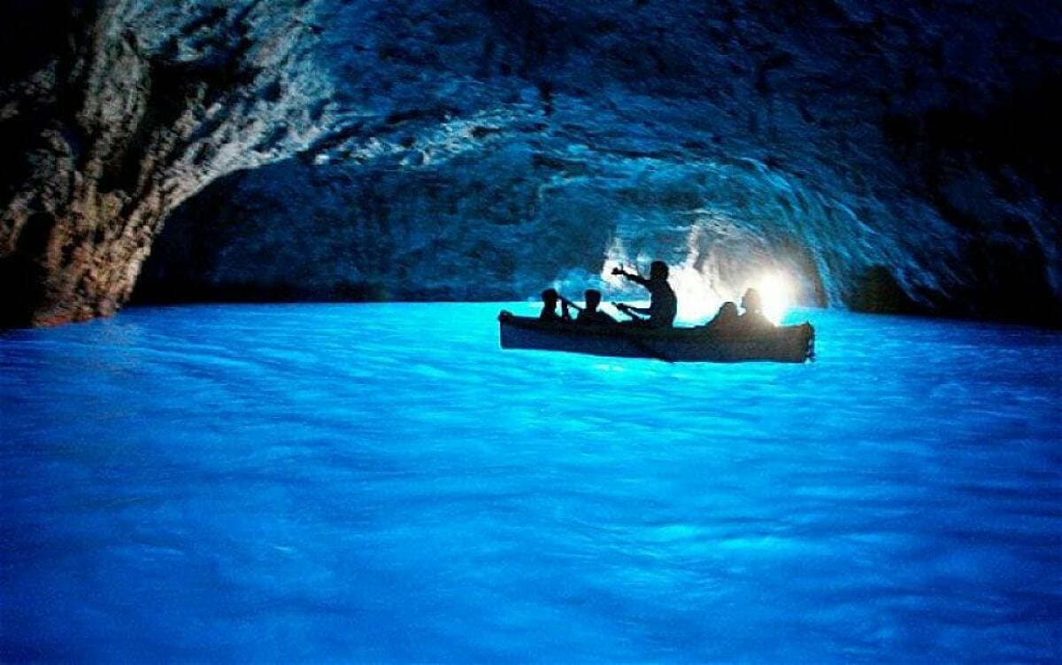 Place Blue Grotto