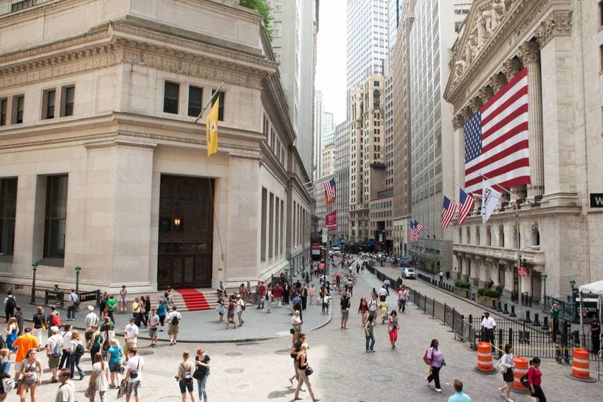 Lugar Wall Street