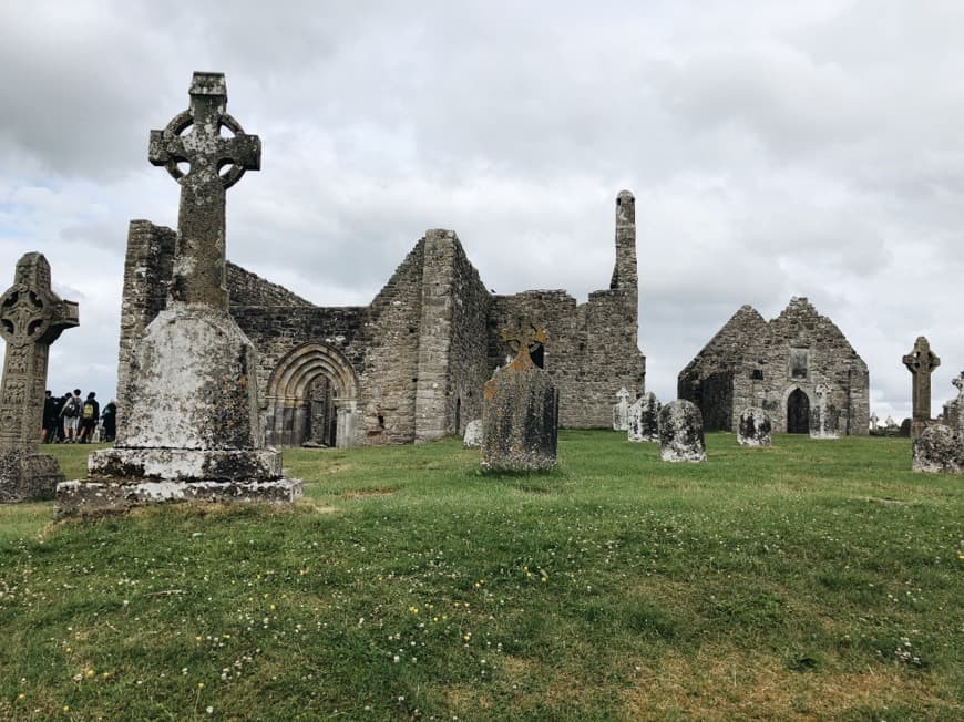 Place Clonmacnoise