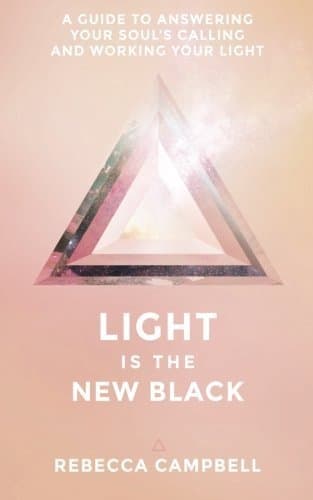 Libro Light Is the New Black: A Guide to Answering Your Soul???s Callings