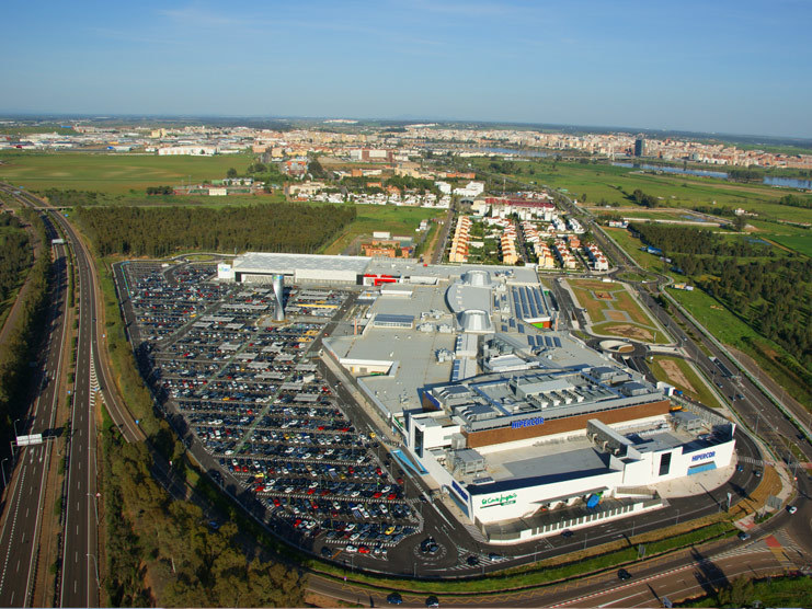 Lugar Centro Comercial El Faro