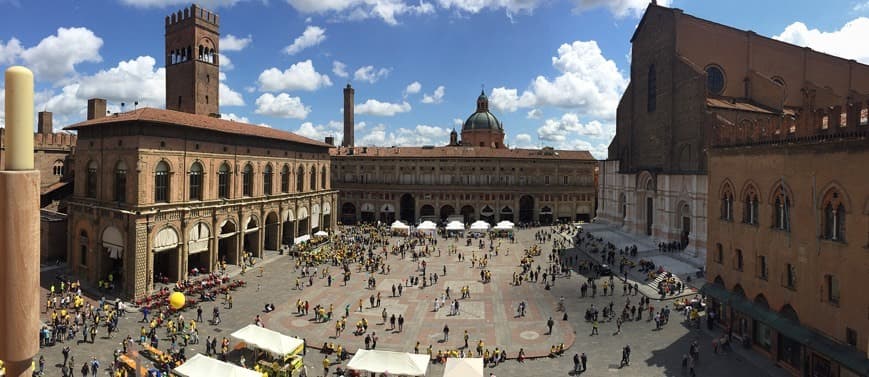 Place Piazza Maggiore