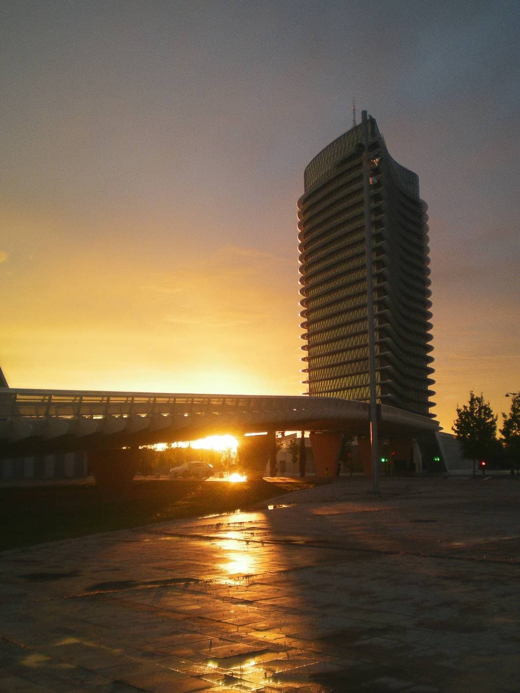 Place Parque Frente Fluvial Expo de Zaragoza