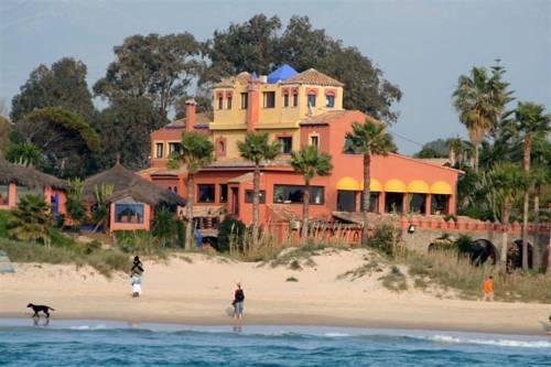 Lugar Beach Hotel Dos Mares