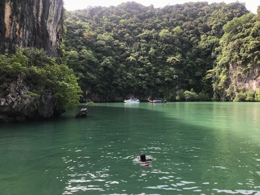 Place Koh Hong Island