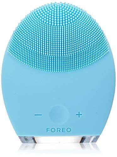 Belleza LUNA 2 de FOREO es el cepillo de limpieza facial anti-edad para