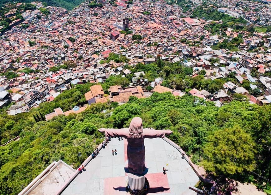 Place Cristo Rey. Cristo Monumental.