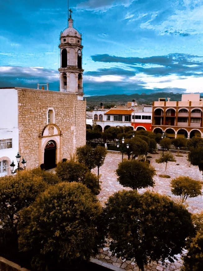 Place Parroquia de Santiago Apóstol