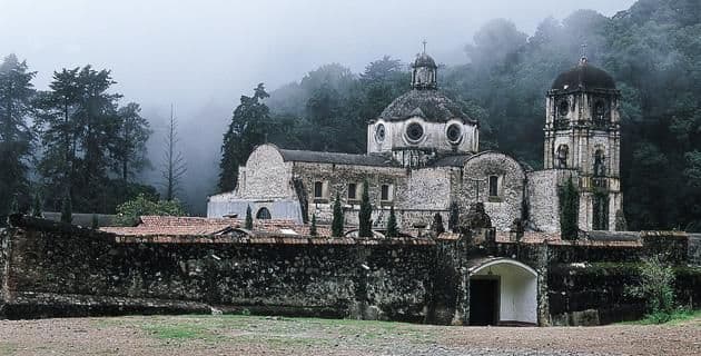 Lugar Convento del Desierto del Carmen