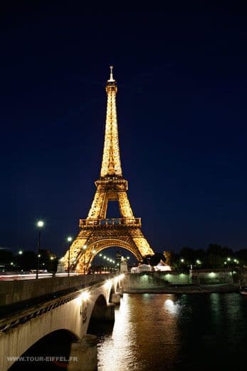 Place Torre Eiffel