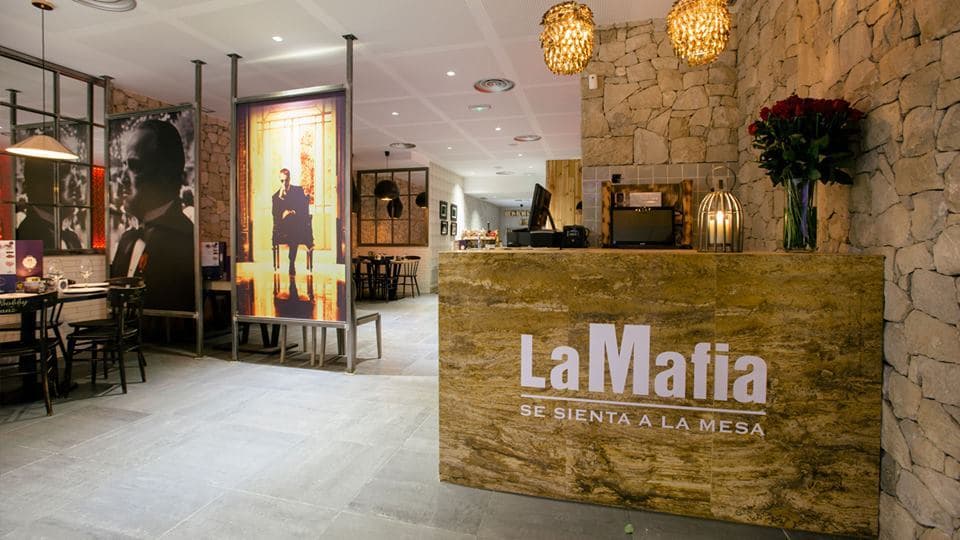 Restaurantes La Mafia se sienta a la mesa