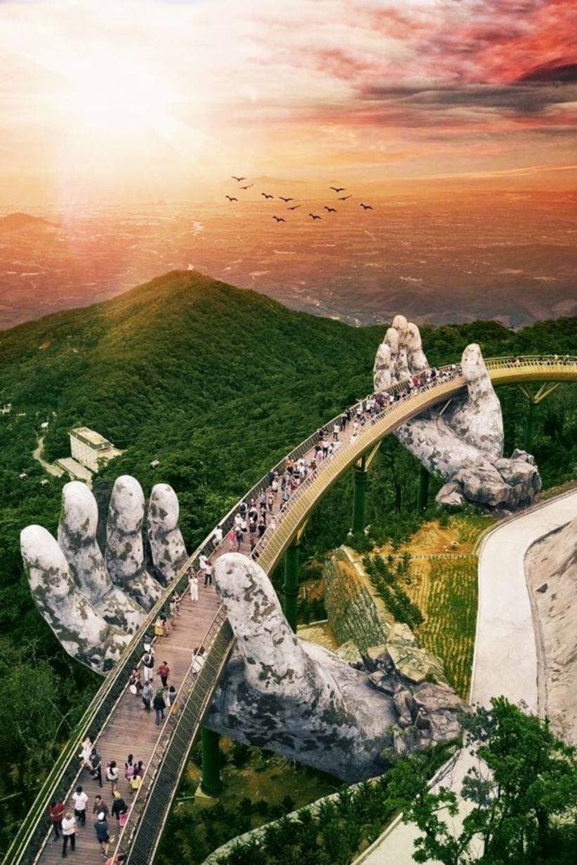 Place Golden Bridge