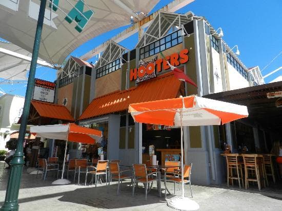 Restaurants Hooters La Isla