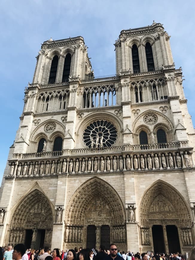 Place Notre Dame