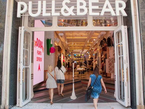 Place Pull And Bear