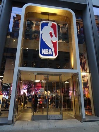 Lugar NBA Store