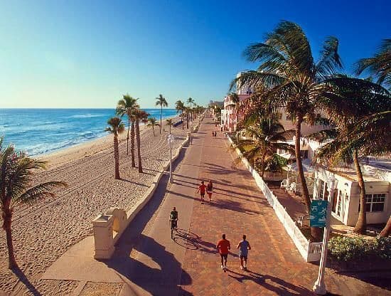 Lugar Hollywood Beach