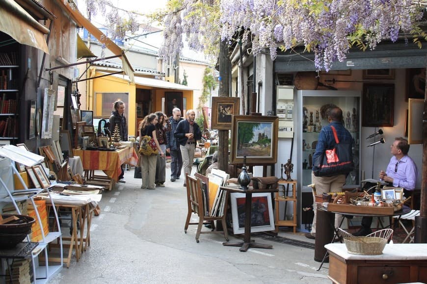 Place Les Puces de Saint-Ouen