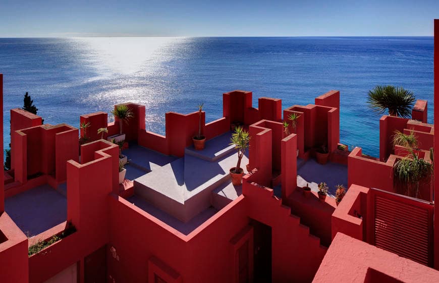 Place La Muralla Roja