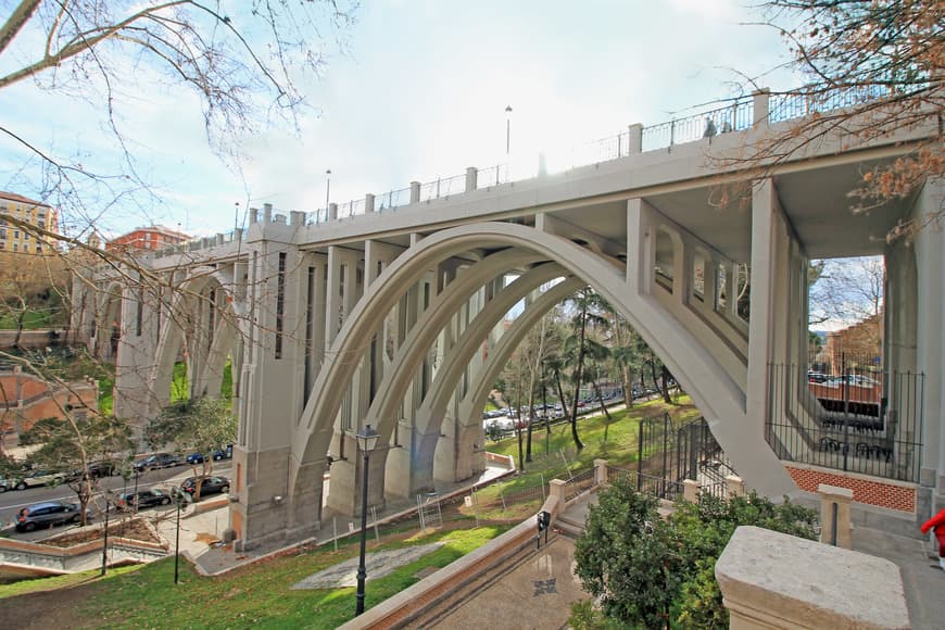 Lugar Viaducto sobre la calle de Segovia