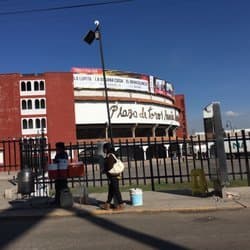 Place Plaza de Toros Santa María