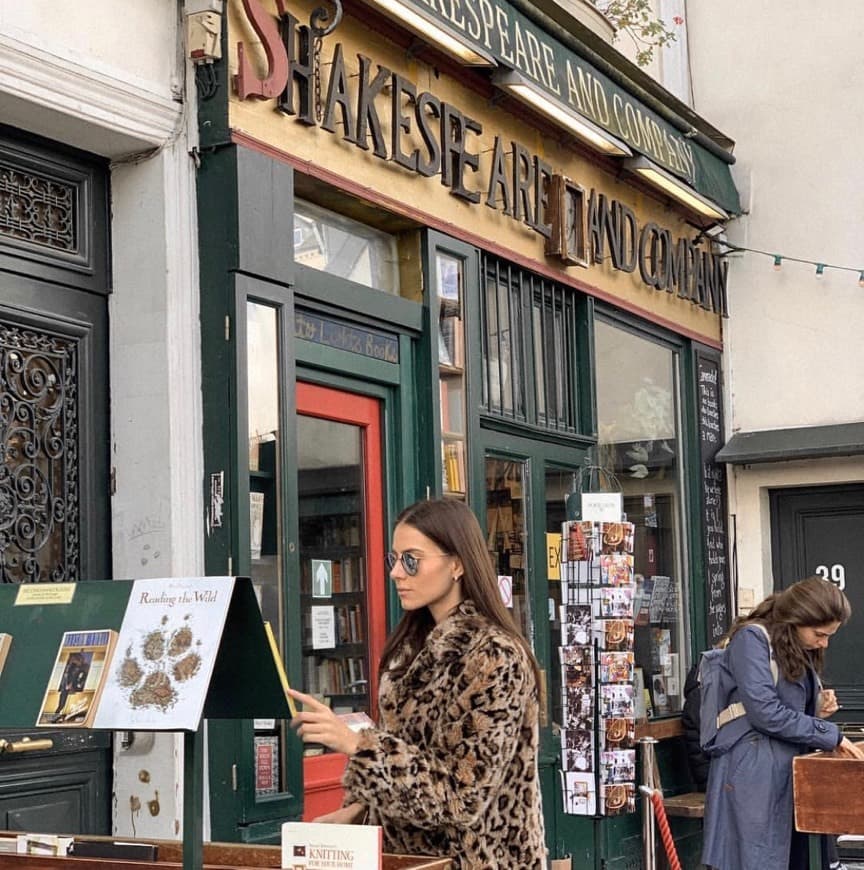 Place Shakespeare & Company