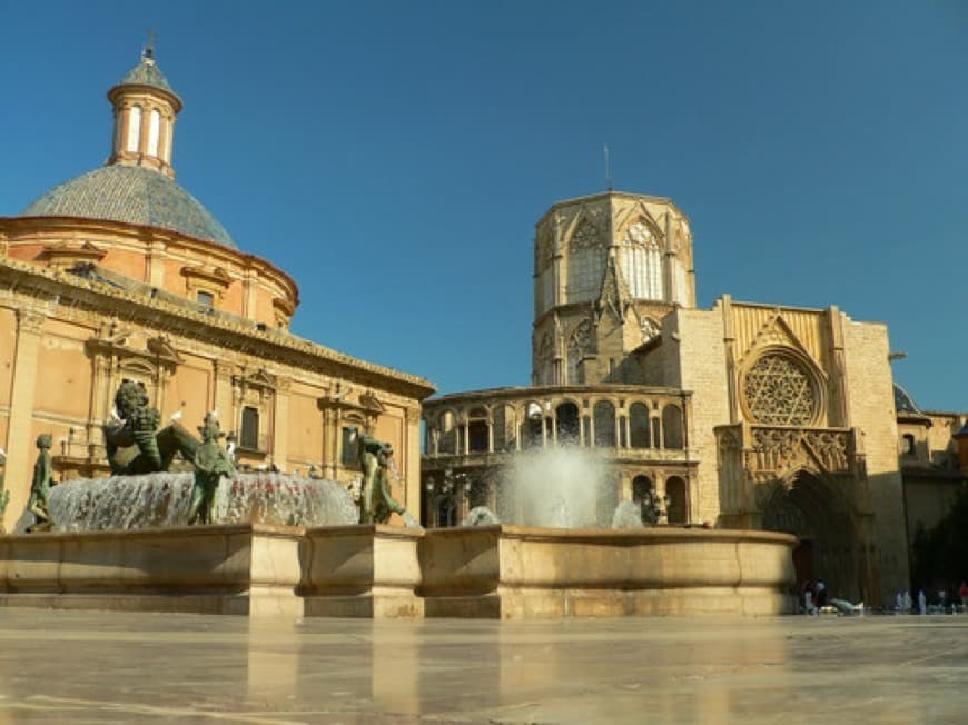 Place Plaza de la Virgen