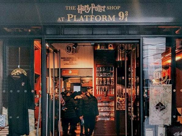 Lugar The Harry Potter Shop at Platform 9¾