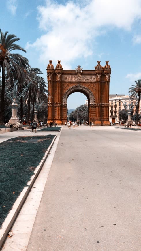 Place Arc de Triomf