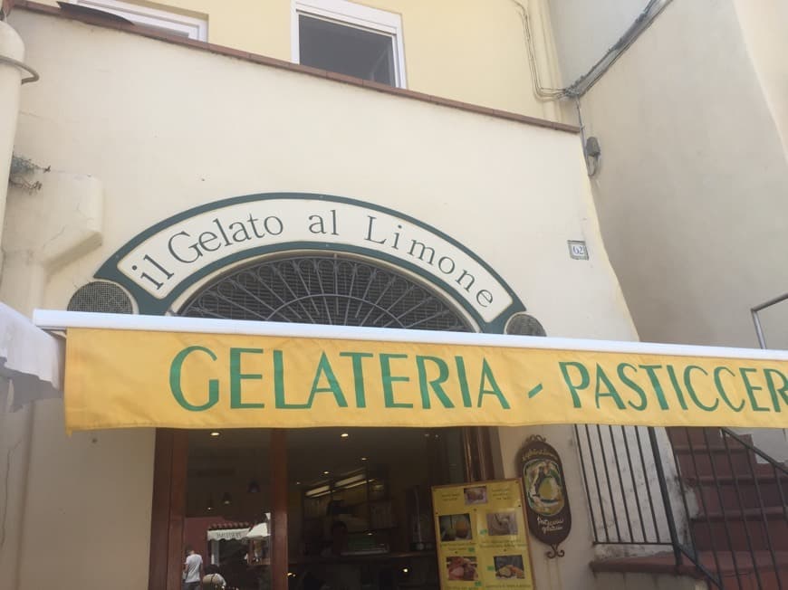 Fashion Il Gelato Al Limone - Ice Cream & Frozen Yogurt - Piazetta Fontana ...