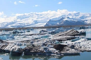 Lugar Jökulsárlón Glacier Lagoon Boat Tours and Cafe