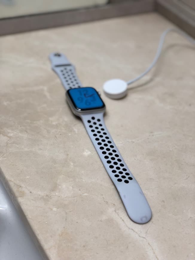 Producto Apple Watch 4 Nike lte white