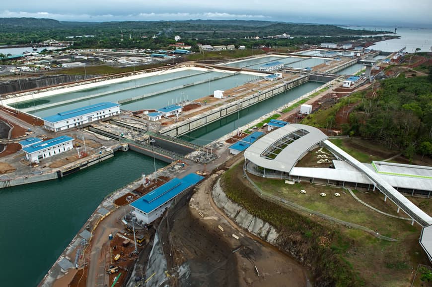 Place Panama Canal