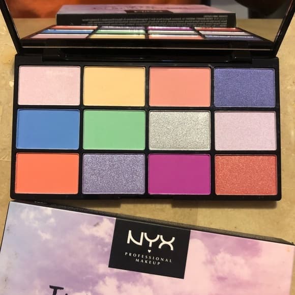 Fashion In your element - AIR Eyeshadow Palette