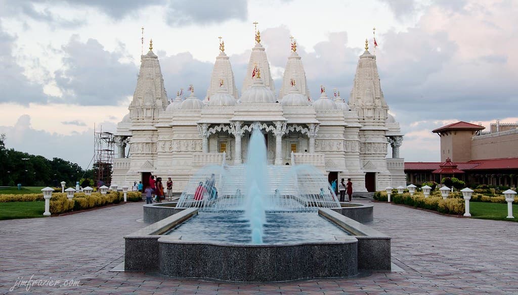 Place BAPS Shri Swaminarayan Mandir