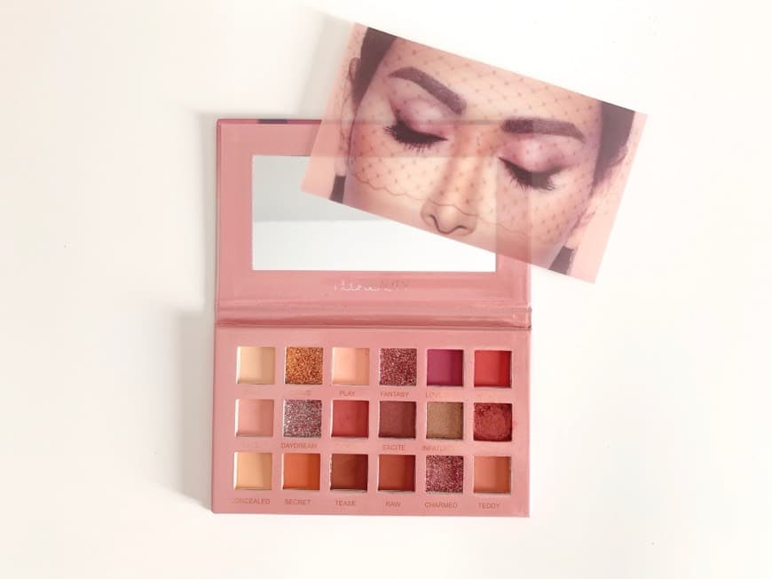 Product PALETA NEW NUDE  20€ 