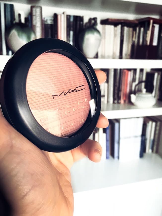 Moda Extra Dimension Skinfinish | MAC Cosmetics - Official Site